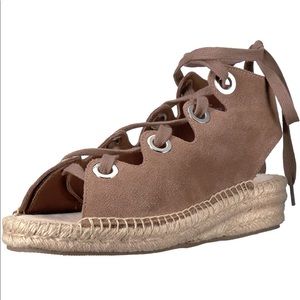 Steve Madden sandal 8.5 beige great condition